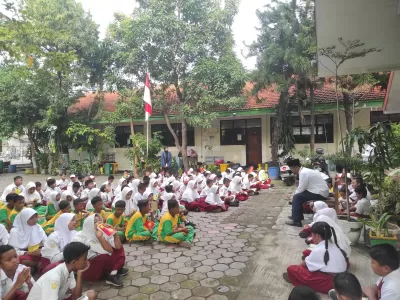 Pembiasaan Sholawatan dan Doa